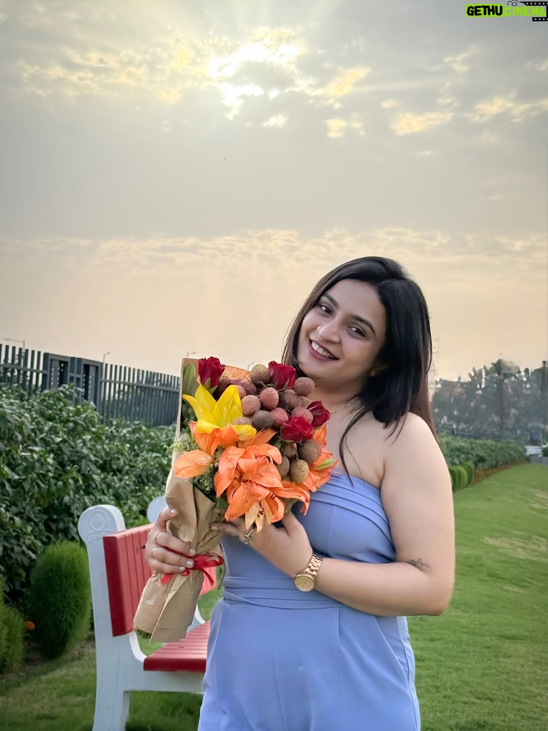 Kirti Mehra - 242.6K Likes - Be Happy. not because everything is good, but because you can see the good side of everything 🩵💐 #kirtimehra