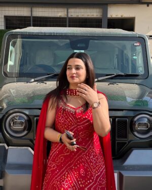 Kirti Mehra Instagram - ❤️🤍❤️🤍❤️🤍❤️ #kirtimehra