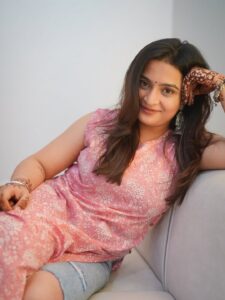 Actress Kirti Mehra HD Photos and Wallpapers August 2025