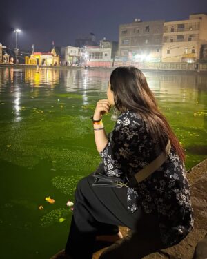 Kirti Mehra Instagram - मेरे दिल की बात जाने कायनात, तेरे दिल की ख़बर बस मुझको 🖤💚🖤 #kirtimehra