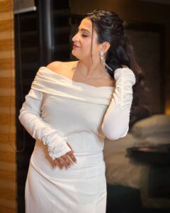 Actress Kirti Mehra HD Photos and Wallpapers March 2025