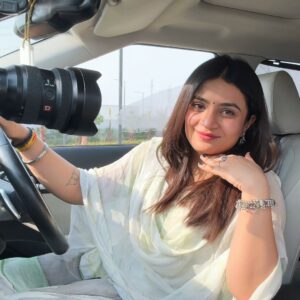 Kirti Mehra Instagram - Car Talks Ep. 15 Dekhlia? With @jonyandtony 🚗💨 #kirtimehra