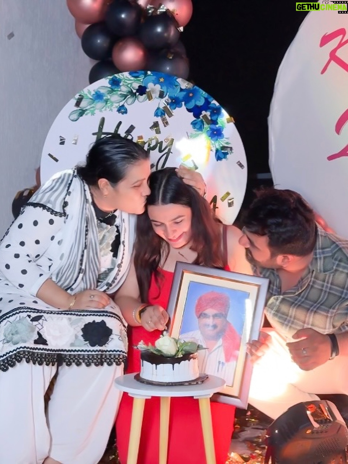 Kirti Mehra - 243.8K Likes - Grateful for the love, the laughter, and the people who truly know my heart. Thank you for reminding me what really matters❤️and this time SPECIAL THANKS TO MY KIRTIANS🧿I may never be able to return the love you guys have given me, but please know, I feel it deeply, and I’ll carry it always. I LOVE YOU GUYS A LOT❤️🥹 #kirtimehra
Decoration - @arora_event_decoration