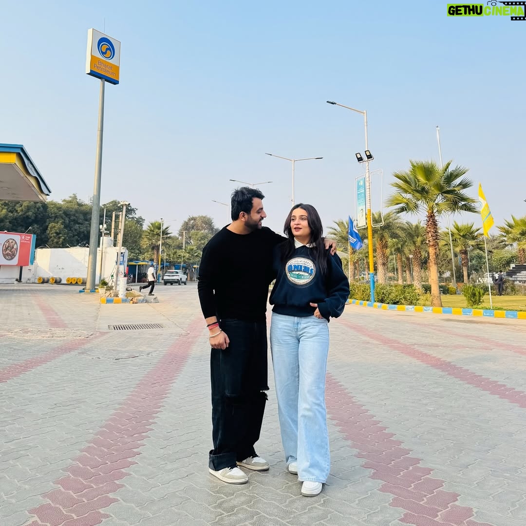 Kirti Mehra - 192.8K Likes - ilaaj kade hunda ni, dimag de bimaar da💙🩵🤍 #kirtimehra @theharshmehra