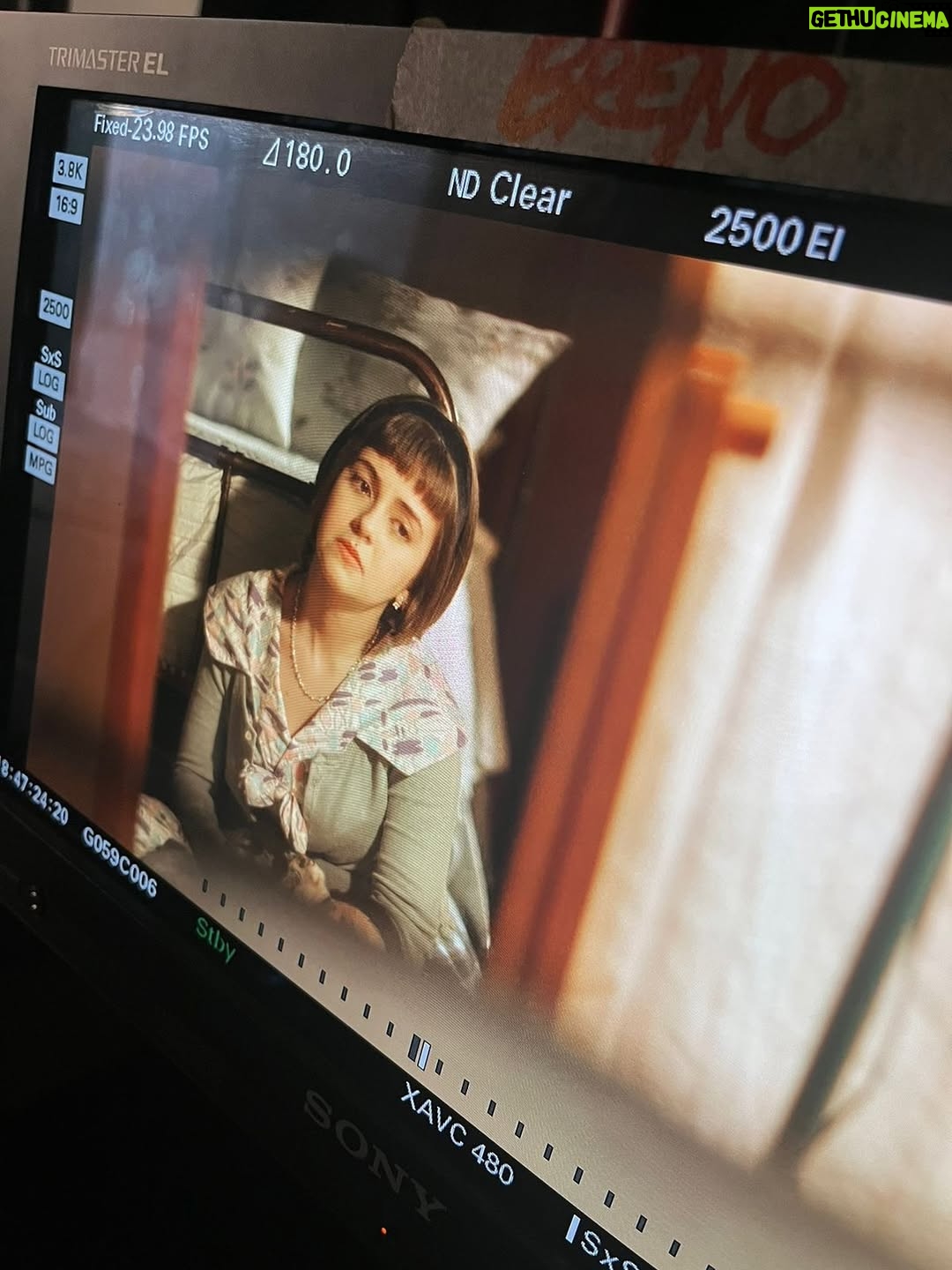 Klara Castanho - 126.9K Likes - Não me lembro de uma vida onde eu não exercia minha profissão. 

Amei e amo cada segundo que realizo meus sonhos. 

Ser atriz é o que sou. É o que me faz palpitar. É o que me dá brilho nos olhos. 

Dia do ator. 19/08.
