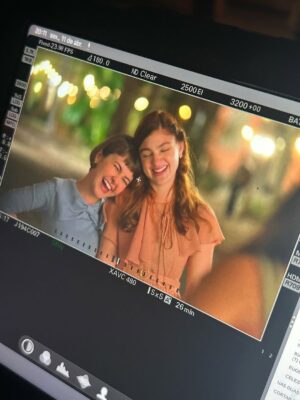 Klara Castanho Instagram - Que viagem muito boa.
Garota do Momento!
Como eu quis estar nesse projeto. Peço desculpas se pareço redundante ou repetitiva, mas é a mais absoluta verdade.
Hoje nossa viagem aos anos 50 se encerra. Nosso caminho de aprendizado, amor, renovação, esperança e felicidade.
Como fomos felizes. Meu Deus.
A cada dia, a cada lágrima, a cada gargalhada, a cada desabafo, a cada respiração profunda e a cada surpresa. Nos amamos e nos reinventamos.
Obrigada por embarcarem nessa aventura.
Eu te amo, Eugênia. Ainda bem que você é minha.