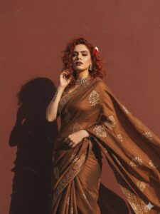 Komal Gugnani Most Liked Photos and Posts