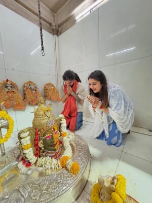 Komal Saklani Instagram - Har Har Mahadev šļøšš»
Shiv Shambhu š
#happysawan #monday #vibes