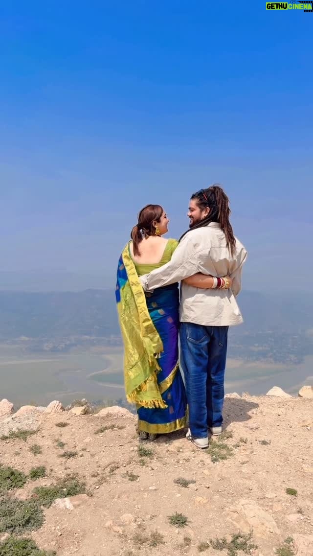 Komal Saklani - 44.1K Likes - Happy Birthday my love ❤️ @baba_hans_raghuwanshi 

#hubby #love #birthday #reels #koraj #lovebirds #couple
