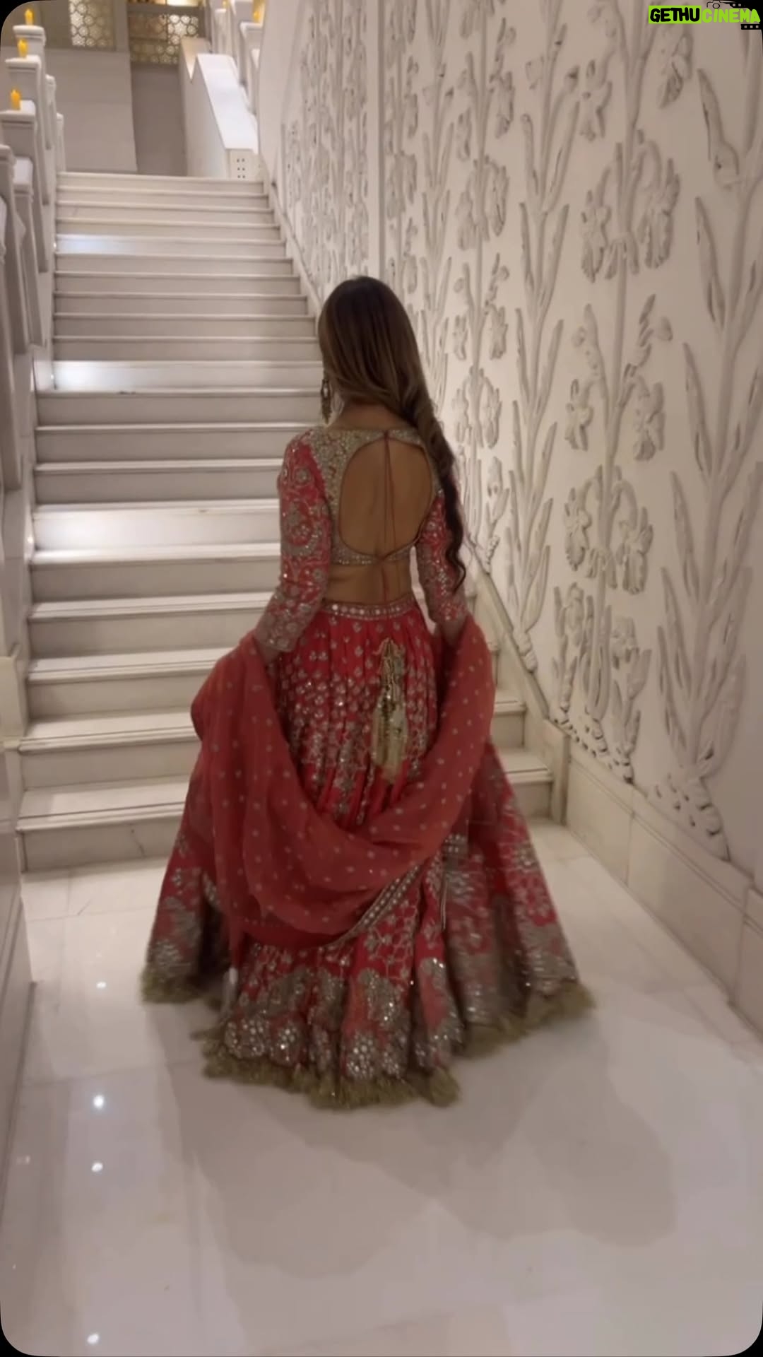 Komal Sodhi - 710 Likes - In Love ❤️❤️ .. perfect Sangeet lehenga 😍

Wearing @abhinavmishra_ @abhinavmishrapersonal 
Makeup and hair @raveen_anand 
Earrings @suhana_art_and_jewels 
#sangeet #lehenga #pink #wedding #bridal #bridalmehndi #virelreels #share #like4like #like