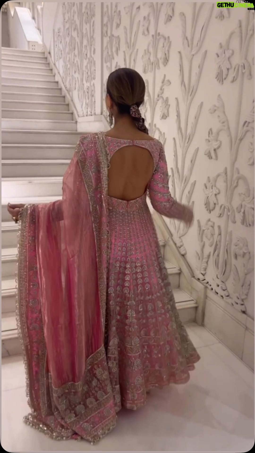 Komal Sodhi - 812 Likes - Hi 💕
In love with this color .. and you ? 
Wearing MM @manishmalhotra05 @manishmalhotraworld @manishmalhotravows 
#wedding #anandkaraj #share #love #instalove #suits #sangeet #mehndi #pink #viralpost❤️ #viralreels