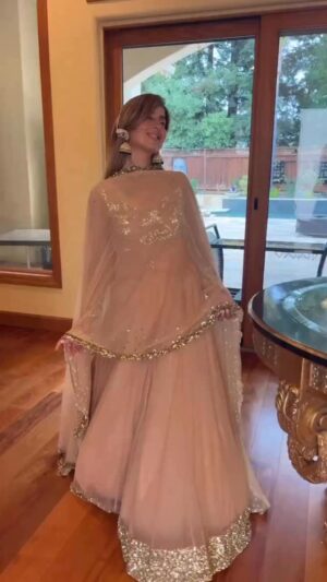 Komal Sodhi Instagram - Perfect Lehenga for Diwali parties in any color 💕💕.. 
Wearing @asthanarangofficial 
#diwali #viralreels #viral #stunning #share #diwali 🪔