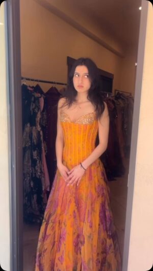 Komal Sodhi Instagram - 💕💕💕… Tell me how she looks
Impromptu shoot without makeup while she thought I am taking pics …
Mayher is wearing @mahimamahajanofficial ❤️

#mydoll #beauty #love