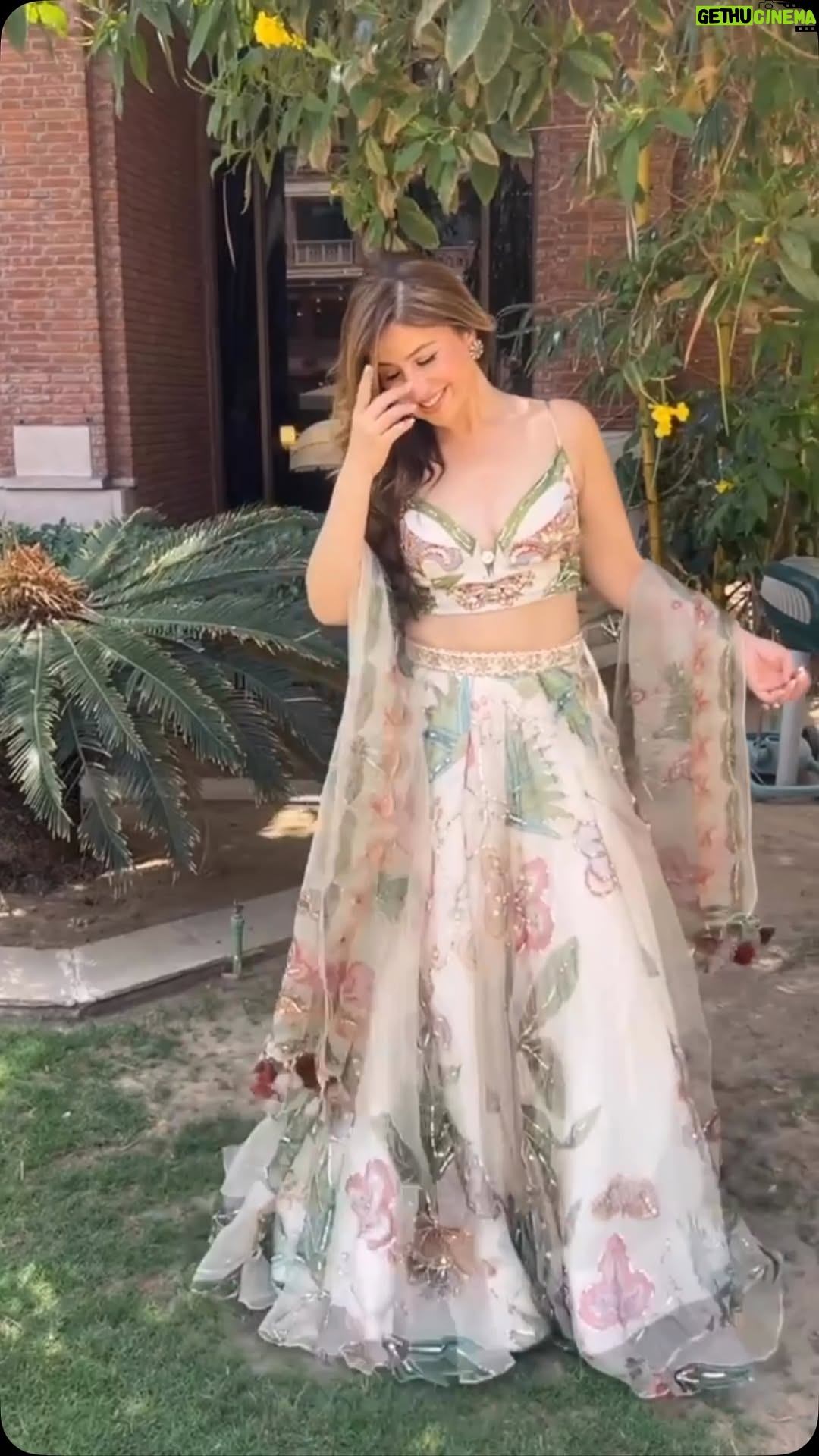 Komal Sodhi - 748 Likes - Dreamy … romance … 🥰
Wearing @mahimamahajanofficial ❤️😍
#lehengas #wedding #dreamy #romance