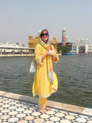 Komal Sodhi Instagram - Praying for our beautiful Punjab 🙏🙏🙏
Remembering my most amazing time … ❤️
Love and healing .. Let’s all do ardas together 🙏