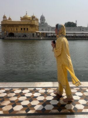 Komal Sodhi Instagram - Praying for our beautiful Punjab 🙏🙏🙏
Remembering my most amazing time … ❤️
Love and healing .. Let’s all do ardas together 🙏