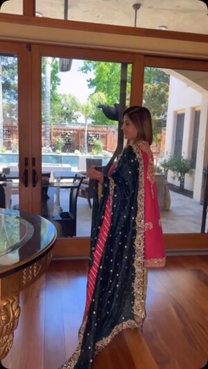 Komal Sodhi Instagram - One and only MG ❤️ Ready to witness the entire new collection… 
Meet and Greet the designer.. 💕

Ready for a huge trunk show … 5th ,6th and 7th June …. RSVP now at 408-621-6733 ….
558 Sycamore Road Pleasanton CA 94566…
Time 11 to 6 PM ..
RSVP 💕💕

Wearing @mayyurgirotracouture @mayyurgirotra ❤️
#trunkshow #mayurgirotracouture #exhibition #lehengas #dholki #viral #share #viralreels #viral #like

Colors and style … 
Obsessed 

#viral #share #like #suits #style #salwarsuit