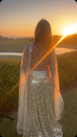 Komal Sodhi Instagram - My Sangeeta outfit ❤️…
Thankyou @tamannapunjabikapoor for the beautiful outfit … 
#sangeet #wedding