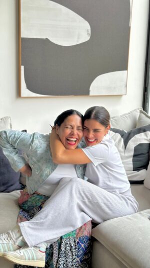 Korina Rivadeneira Instagram - Como nos divertimos juntas😂❤️
Estos días con mamá han sido de mucho amor y risas🥰
