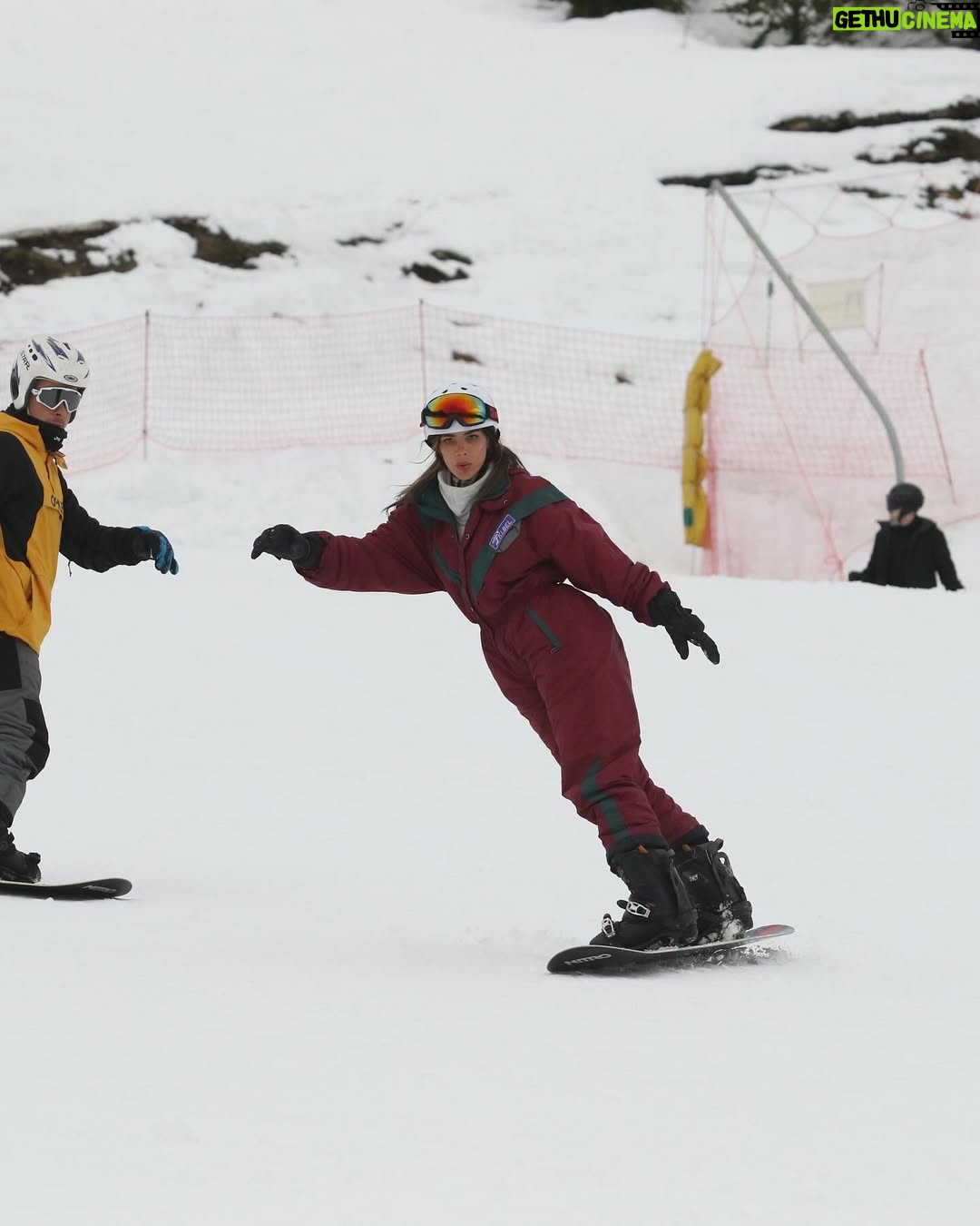 Korina Rivadeneira - 28.3K Likes - Un viaje soñado 🤍
Ya les he contado lo hermoso que ha sido este viaje. Enamorada de argentina 🇦🇷 en especial Bariloche. 
Enamorada del 🏂 a pesar de los golpes 😅
¡Viajen en pareja!,
Viajen mucho,
Conozcan lo que puedan. 
¡Que ganas de terminar d e conocer el Perú!. Tengo en la mira a oxapampa… mis lugares favoritos hasta ahora de Perú 🇵🇪 la selva (Tarapoto, chachapoyas), Máncora, Cusco, Arequipa.  Recomiéndenme lugares.