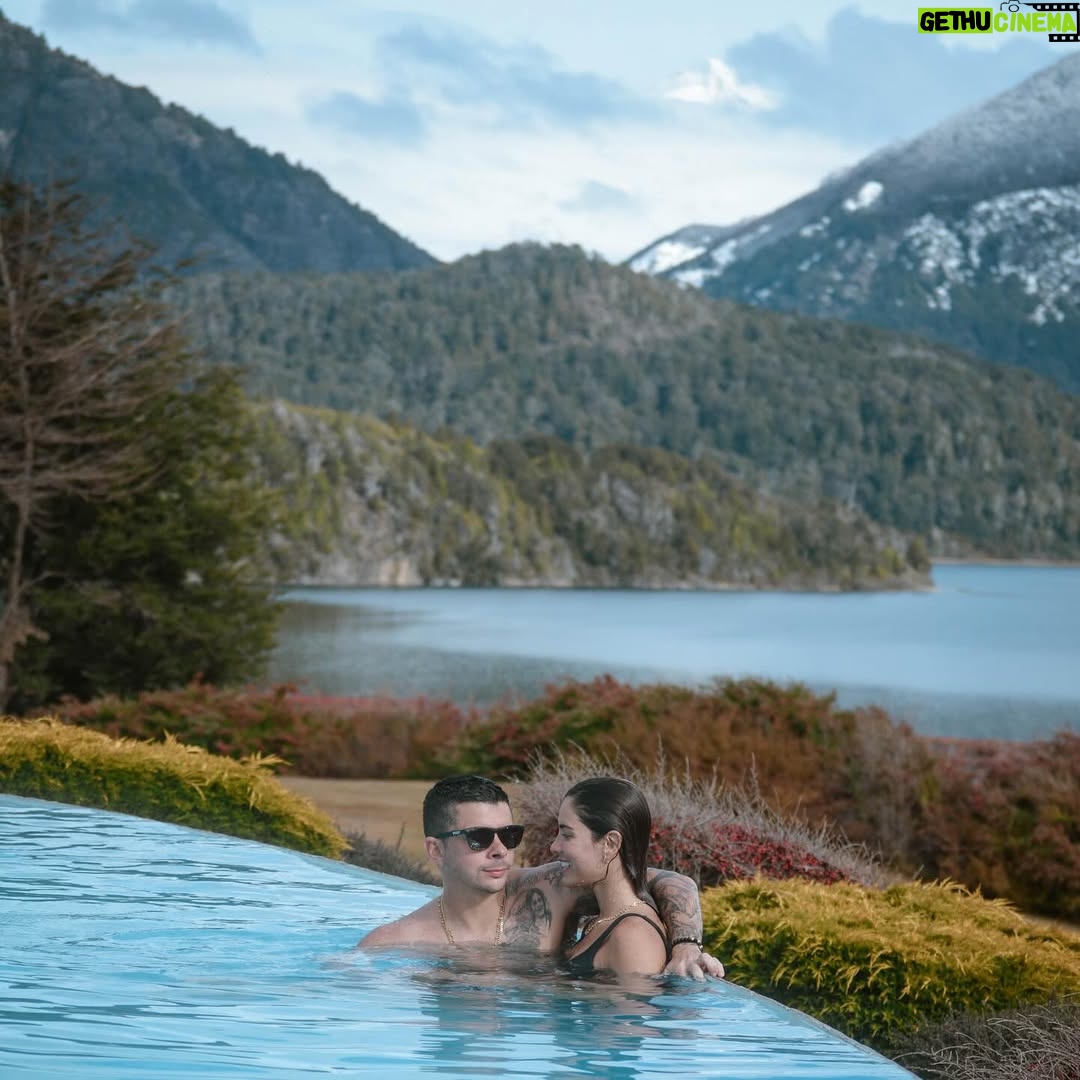 Korina Rivadeneira - 28.3K Likes - Un viaje soñado 🤍
Ya les he contado lo hermoso que ha sido este viaje. Enamorada de argentina 🇦🇷 en especial Bariloche. 
Enamorada del 🏂 a pesar de los golpes 😅
¡Viajen en pareja!,
Viajen mucho,
Conozcan lo que puedan. 
¡Que ganas de terminar d e conocer el Perú!. Tengo en la mira a oxapampa… mis lugares favoritos hasta ahora de Perú 🇵🇪 la selva (Tarapoto, chachapoyas), Máncora, Cusco, Arequipa.  Recomiéndenme lugares.