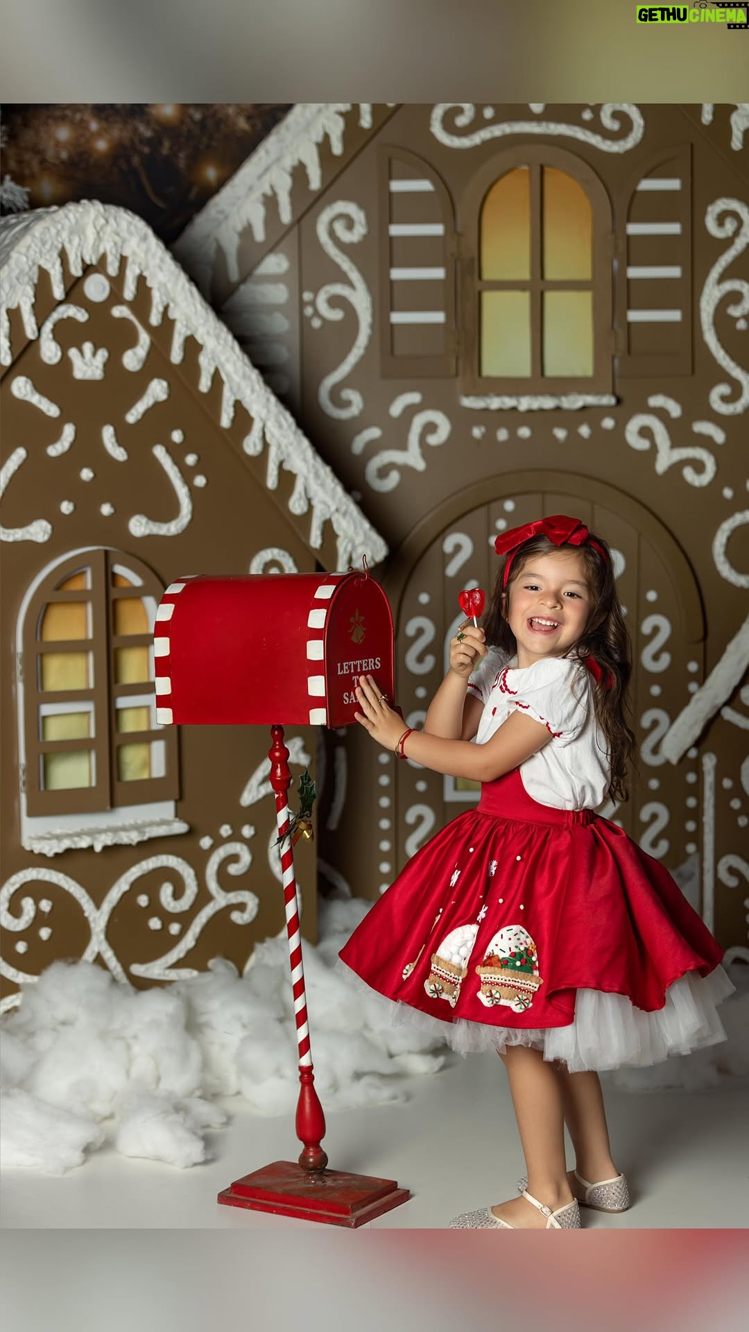 Korina Rivadeneira - 40.2K Likes - Verla jugar, soñar y creer en la magia me recuerda lo especial que es ser niña. Ojalá nunca pierda esa ilusión ✨ ¿Qué sueños tenían ustedes cuando eran pequeños?

#DisneyPrincesas #DisneyPrincesasMattel #Publicidad