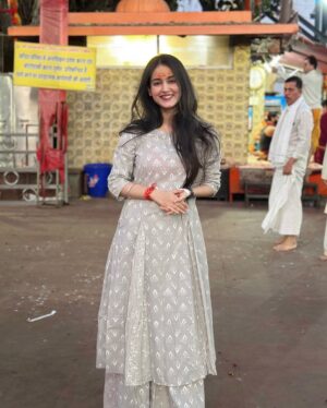 Krati Saini Instagram - आदितः अन्ते यावत् सर्वं शिवम् 🔱