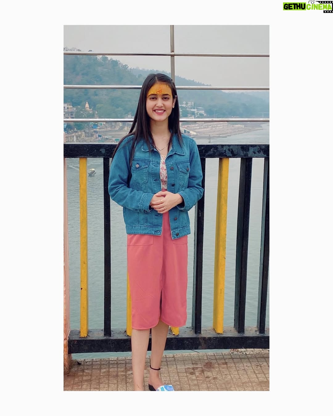 Krati Saini - 153.2K Likes - Live a little.💕