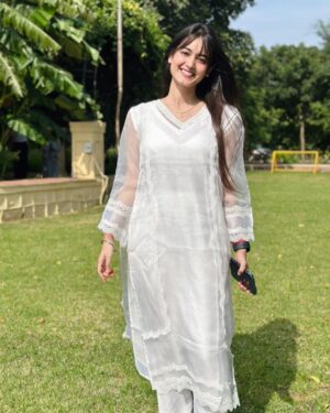 Krati Saini Instagram - A symphony of white.🤍✨
.
.
Wearing: @aachho