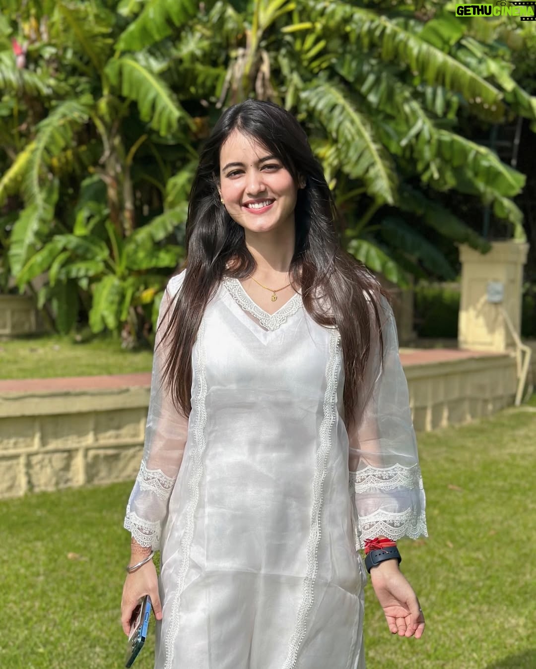 Krati Saini - 171.8K Likes - A symphony of white.🤍✨
.
.
Wearing: @aachho