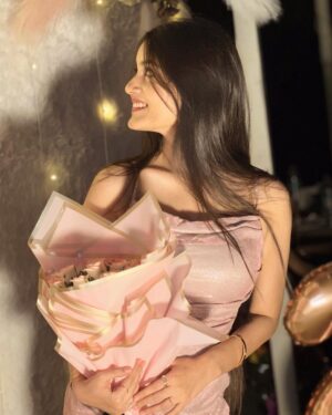 Krati Saini Instagram - 18-05-2024💕🪬 #grateful