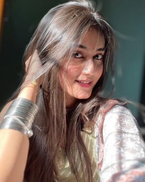 Krati Saini Instagram - Are your eyes blushing?🫶🏻