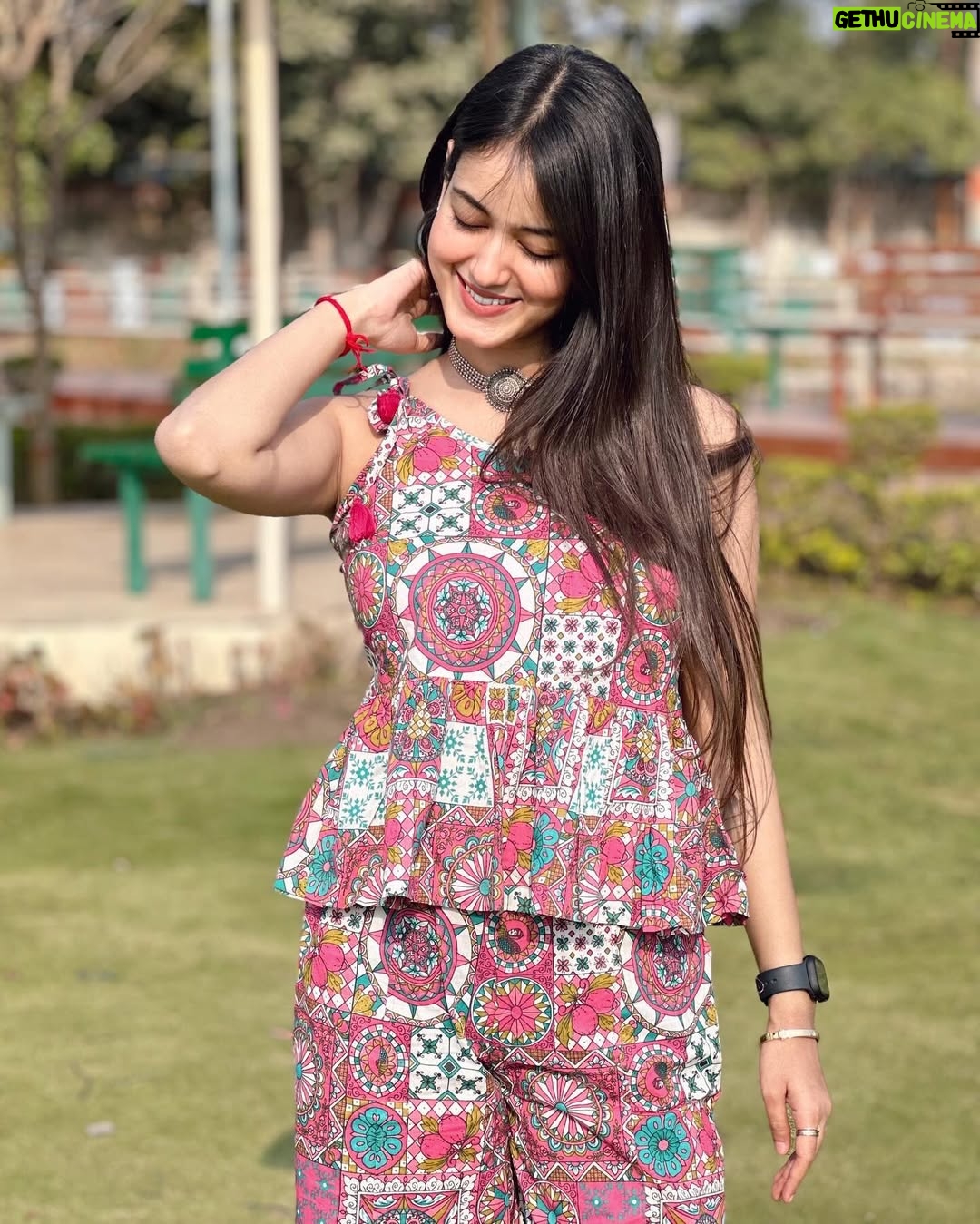 Krati Saini - 296.1K Likes - मेरे लिये तू बरकत का ताबीज़ है💕