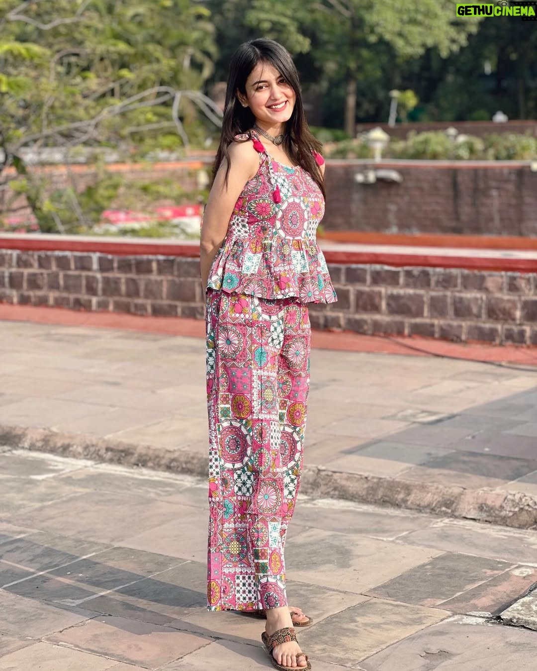 Krati Saini - 296.1K Likes - मेरे लिये तू बरकत का ताबीज़ है💕