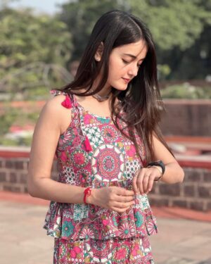 Krati Saini Instagram - मेरे लिये तू बरकत का ताबीज़ है💕