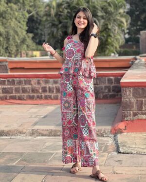 Krati Saini Instagram - मेरे लिये तू बरकत का ताबीज़ है💕