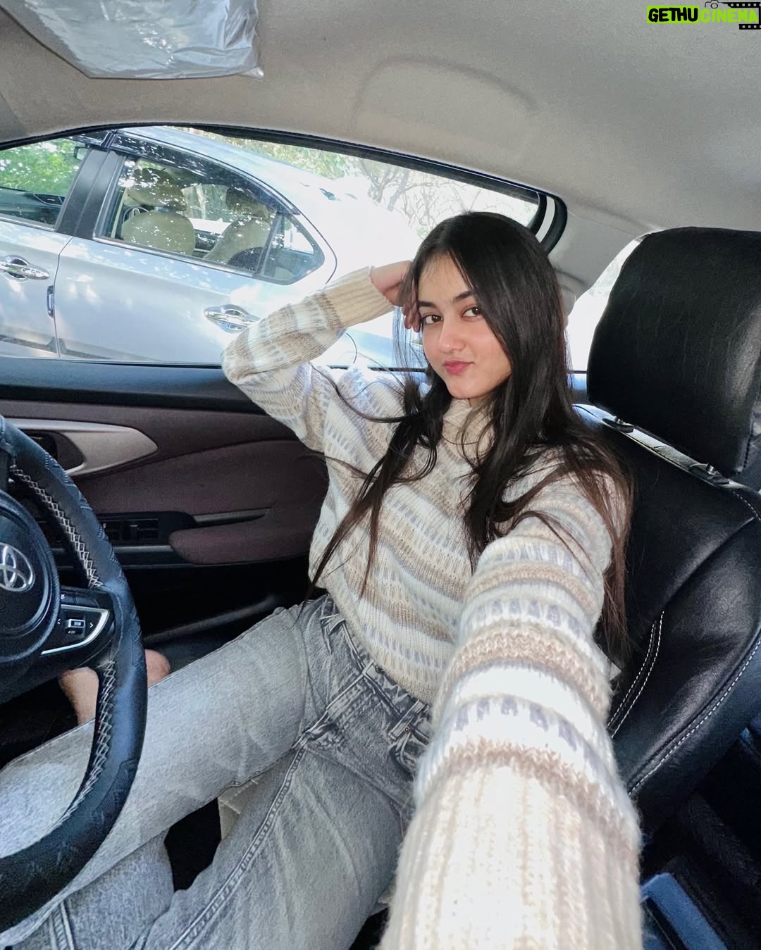 Krati Saini - 432K Likes - Pit Stop ⛽🍜