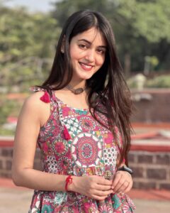 Actress Krati Saini HD Photos and Wallpapers March 2024