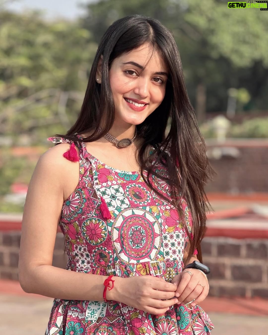 Krati Saini - 296.1K Likes - मेरे लिये तू बरकत का ताबीज़ है💕