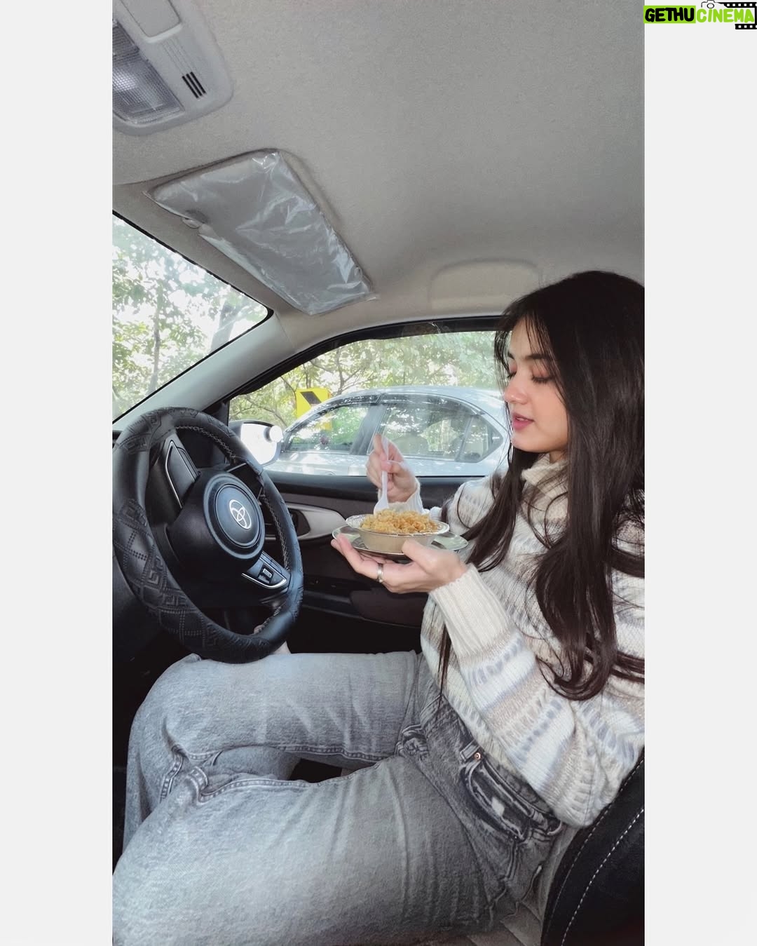Krati Saini - 432K Likes - Pit Stop ⛽🍜