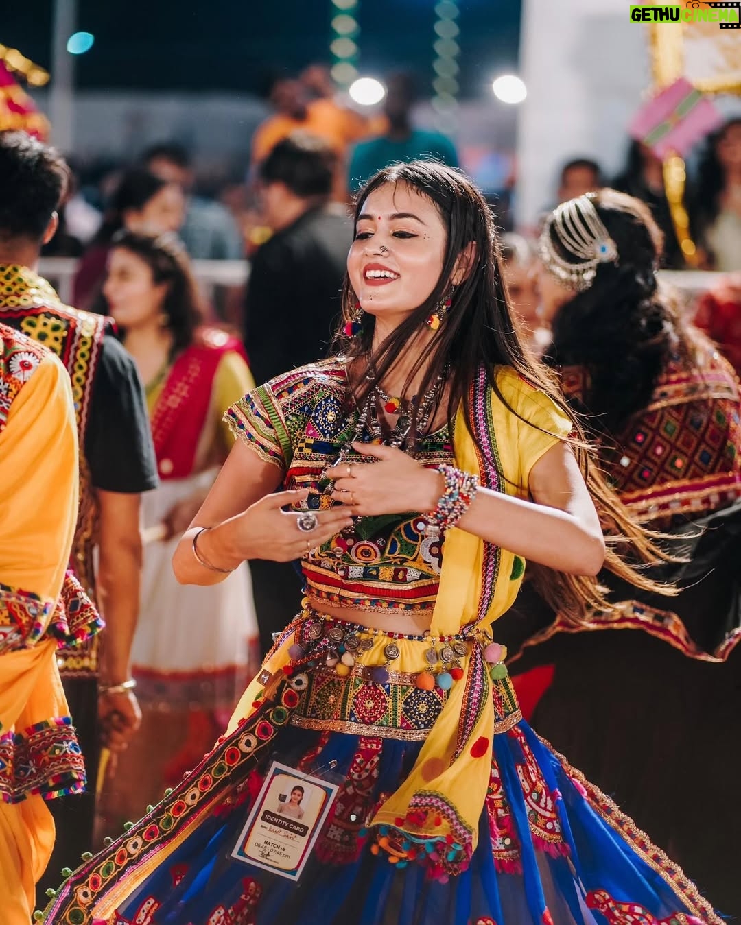 Krati Saini - 282.7K Likes - Spinning, twirling, and dancing to the Garba beats.🧡✨
.
.
Pc: @_a_boy_with_a_camera_