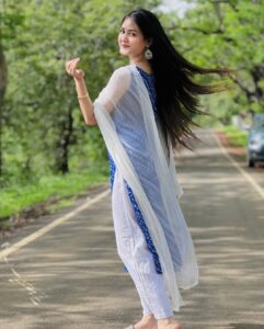Actress Krati Saini HD Photos and Wallpapers May 2025
