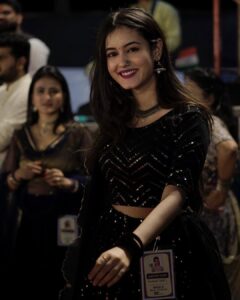 Actress Krati Saini HD Photos and Wallpapers October 2022