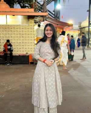 Krati Saini Instagram - आदितः अन्ते यावत् सर्वं शिवम् 🔱