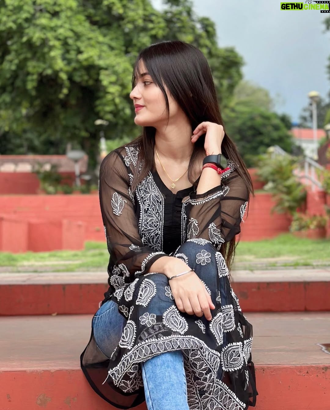 Krati Saini - 351.8K Likes - Thinking about you!❤️
.
.
.
.
#swipeleft