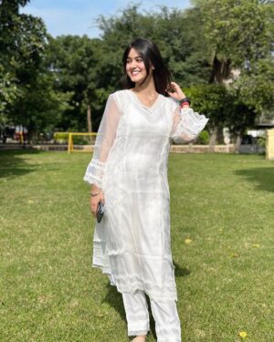 Krati Saini Instagram - A symphony of white.🤍✨
.
.
Wearing: @aachho