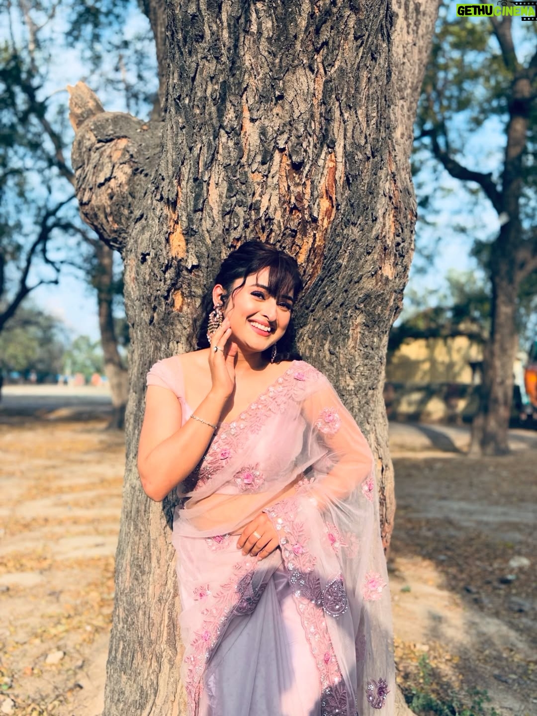 Kratika Agarwal - 32K Likes - Ye song ke lie I think yee saree okay hai comment karke btana ❤️