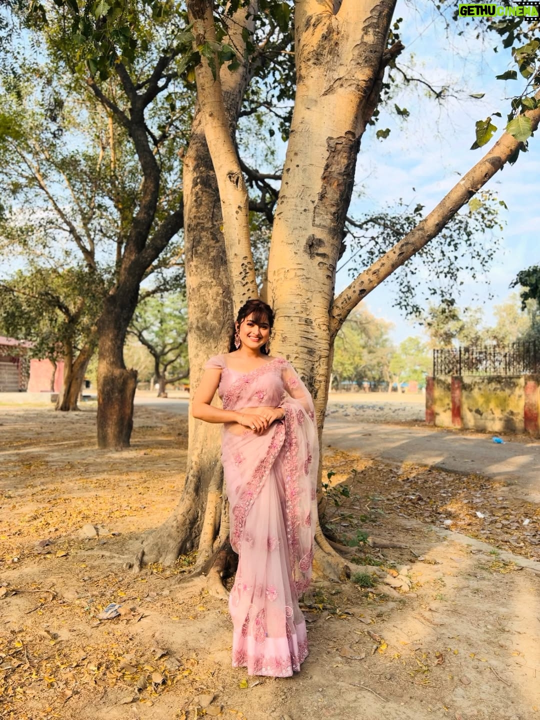 Kratika Agarwal - 32K Likes - Ye song ke lie I think yee saree okay hai comment karke btana ❤️