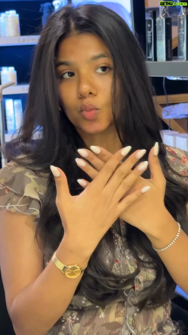 Kresnaa - 638 Likes - nothing beats a good haircut ✨

salon: @allureandbeardstudio 

(hair, haircut, hairgoals, vlog, fun, nails, what to ask for while getting a hair cut, monsoon haircare) #haircut #vlog