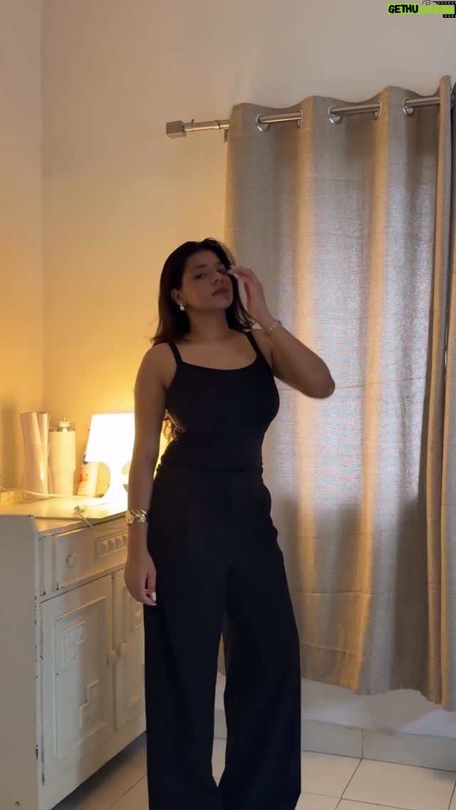 Kresnaa - 0.9K Likes - the perfect wardrobe staple🤍 
comment “link” for product links 🔗 

(wardrobe staple, fashion, corporate fits, girls, trousers) #trousers #fashion #fyp #explore